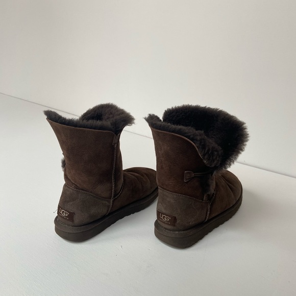 UGG BOOTS - Picture 4 of 8
